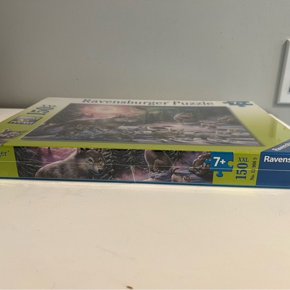 NWT Ravensburger Wolf Family Puzzle - Picture 2 of 2